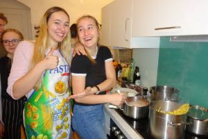 Italienisch Kochen im WPG Italienisch - 6. Klasse 2019 Mai_004.jpg